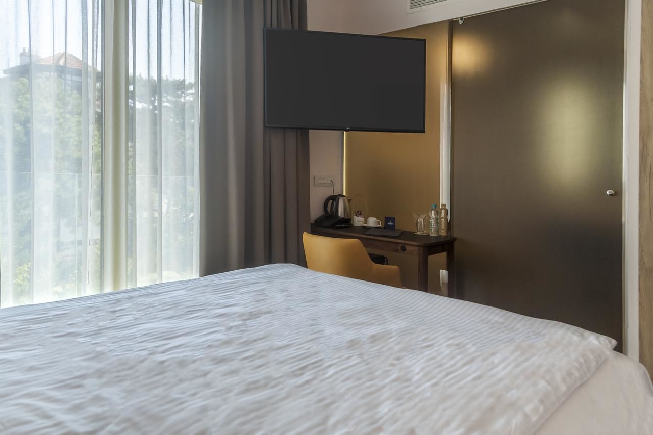 Отель Amiral Hotel (former Best Western Park Hotel) Варна