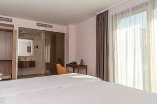 Отель Amiral Hotel (former Best Western Park Hotel) Варна Улучшенный двухместный номер с 1 кроватью или 2 отдельными кроватями-3